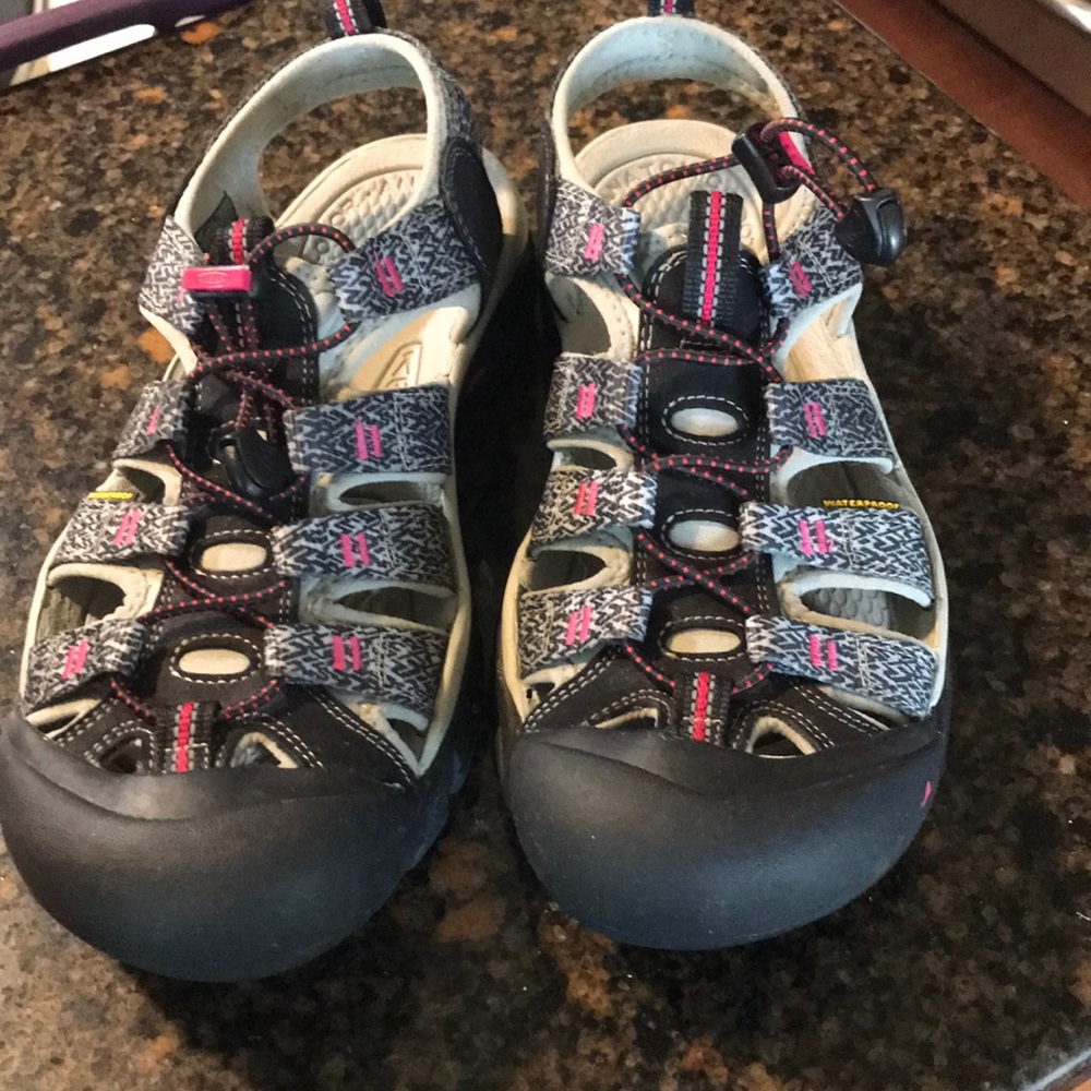 Keen Sandals size 9.5